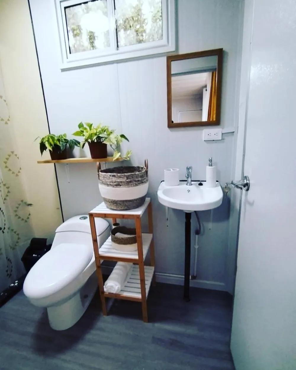 Baño Tiny House Playa Negra